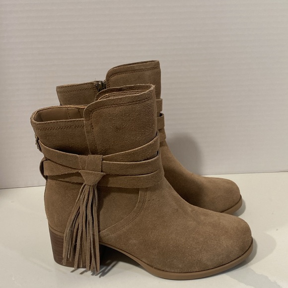 Koolaburra by Ugg Kenz Ankle Boot Block Heel Beige Sz 6 Round Toe - Picture 3 of 8